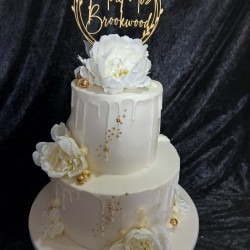 mr and mrs brookwood wedding cake
